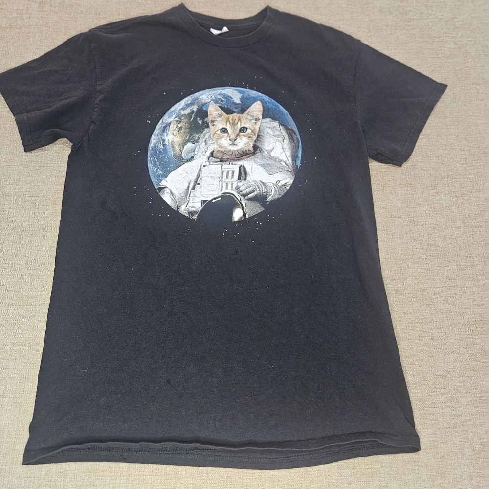 Delta Space Cat T-Shirt - Black with Blue Earth - Picture 2 of 4